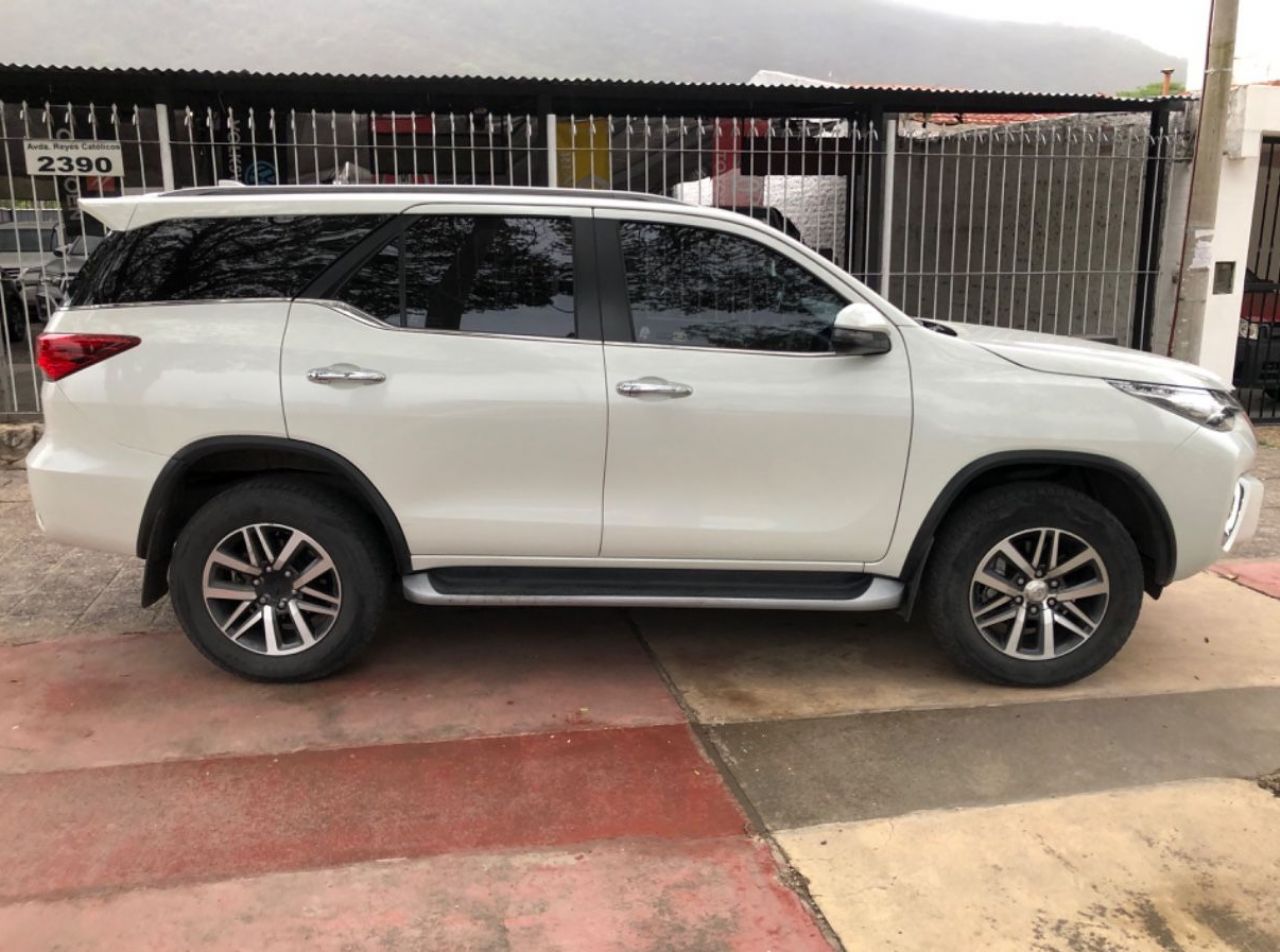 Toyota Hilux SW4 Usado en Salta, deRuedas
