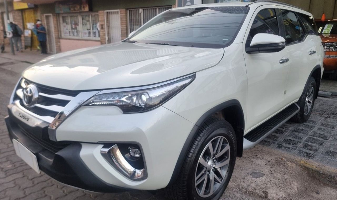 Toyota Hilux SW4 Usado Financiado en Mendoza, deRuedas