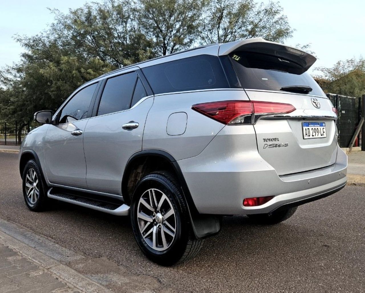 Toyota Hilux SW4 Usado Financiado en Mendoza, deRuedas