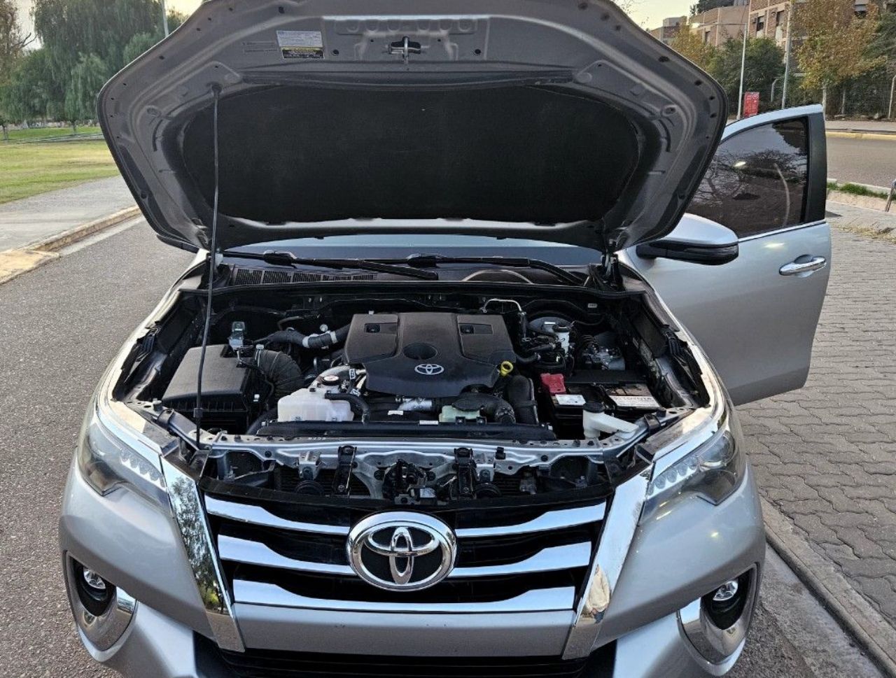 Toyota Hilux SW4 Usado Financiado en Mendoza, deRuedas