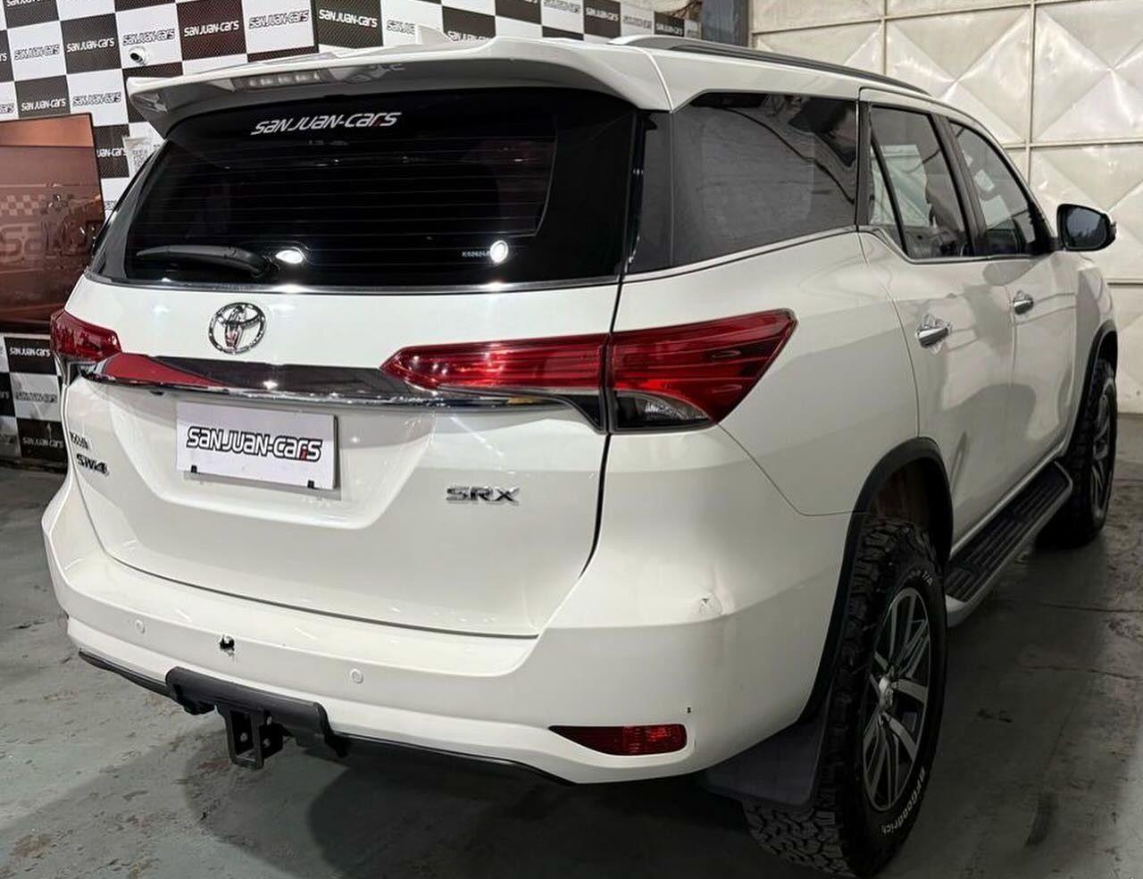 Toyota Hilux SW4 Usado Financiado en San Juan, deRuedas