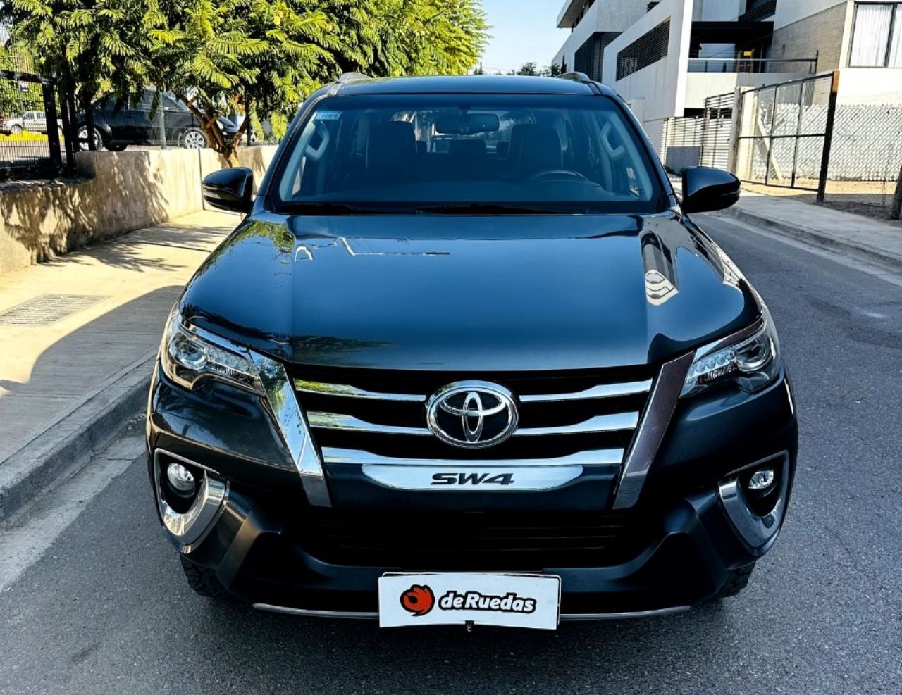 Toyota Hilux SW4 Usado en Mendoza, deRuedas