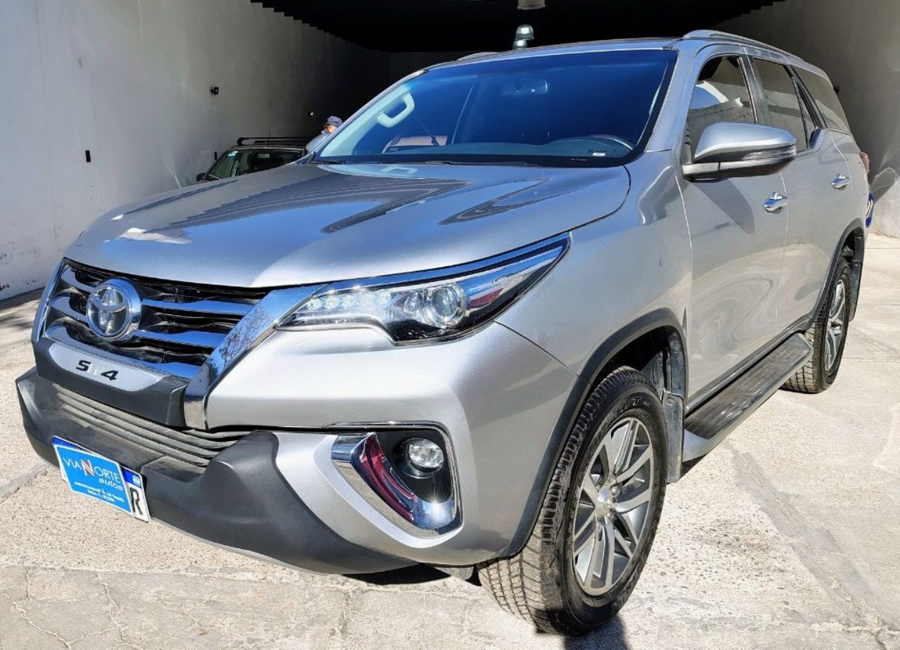 Toyota Hilux SW4 Usado Financiado en Mendoza, deRuedas
