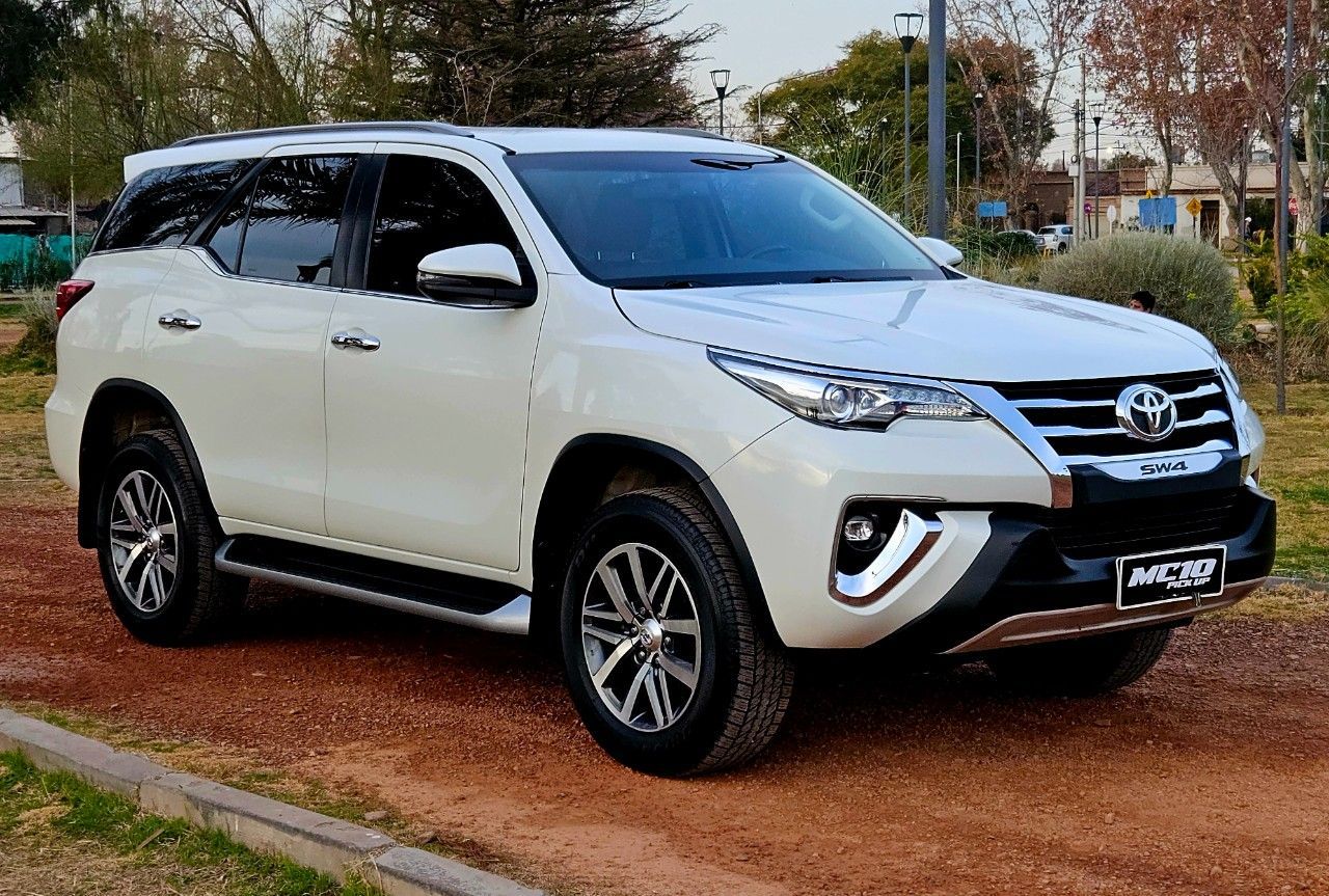 Toyota Hilux SW4 Usado Financiado en Mendoza, deRuedas