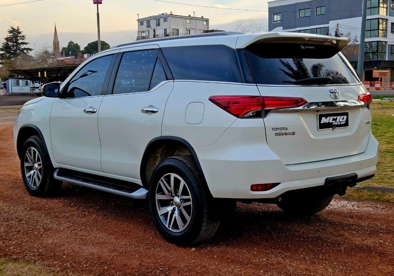 Toyota Hilux SW4 Usado Financiado en Mendoza, deRuedas