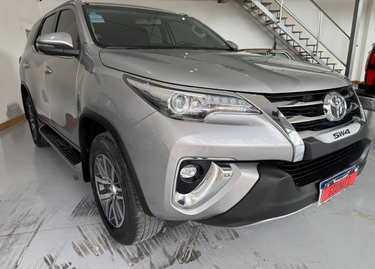 Toyota Hilux SW4 Usado Financiado en Mendoza, deRuedas