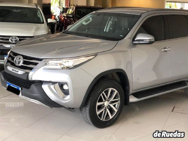 Toyota Hilux SW4 Usado en Mendoza, deRuedas