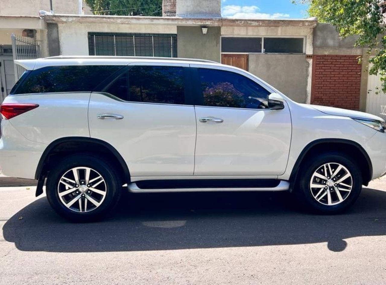 Toyota Hilux SW4 Usado en Mendoza, deRuedas