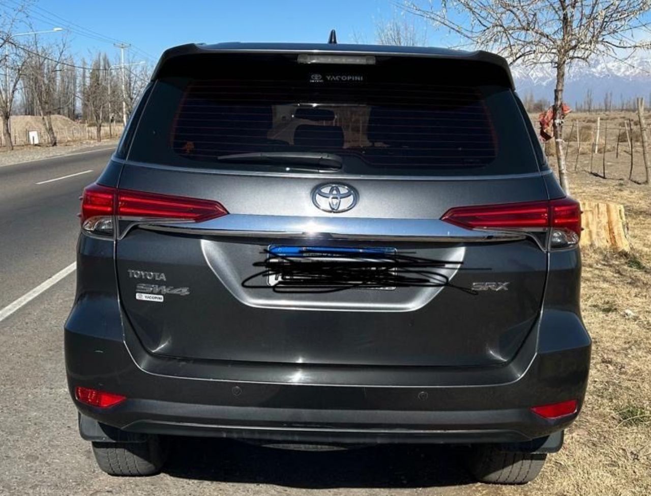 Toyota Hilux SW4 Usado en Mendoza, deRuedas