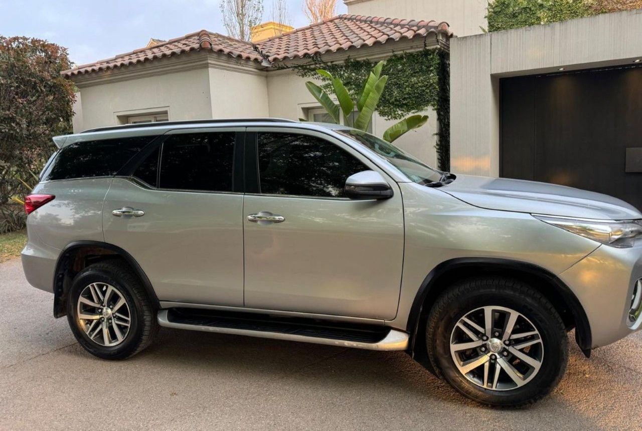 Toyota Hilux SW4 Usado en Tucumán, deRuedas