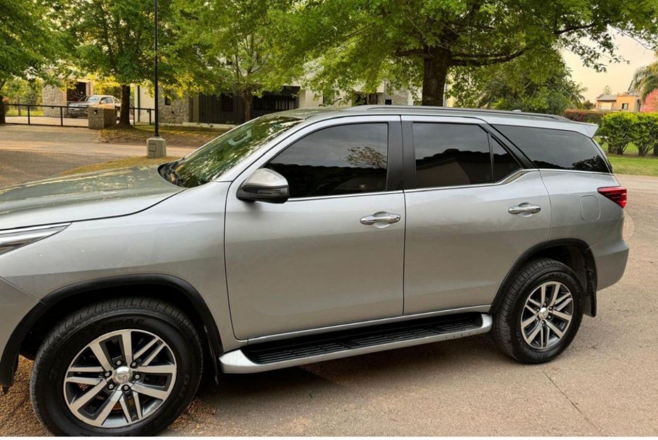Toyota Hilux SW4 Usado en Tucumán, deRuedas