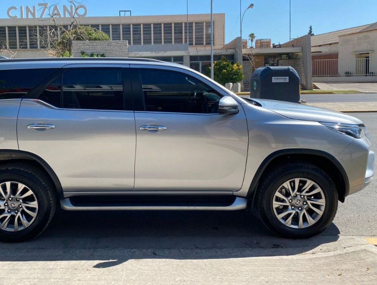 Toyota Hilux SW4 Usado en San Juan, deRuedas