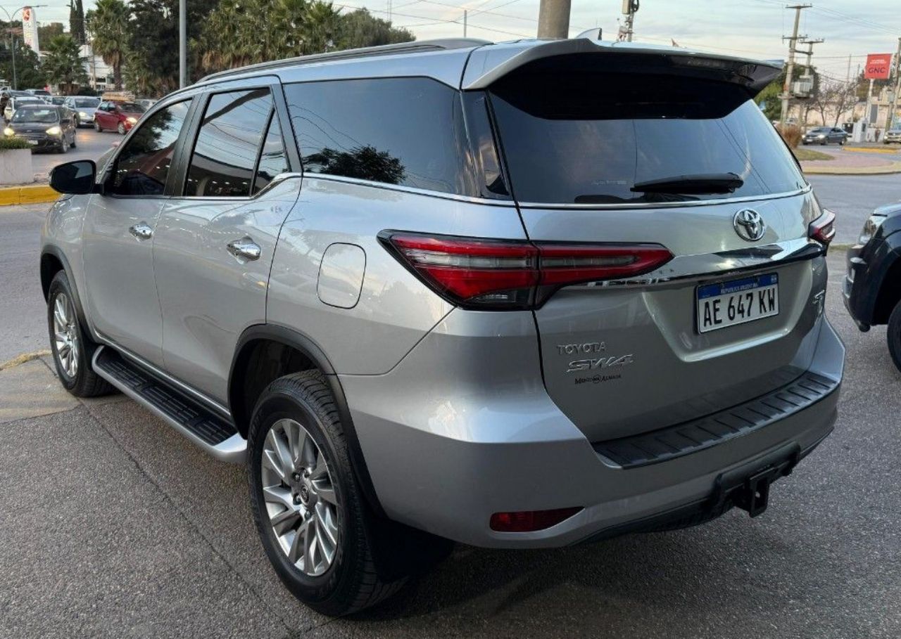 Toyota Hilux SW4 Usado Financiado en Córdoba, deRuedas