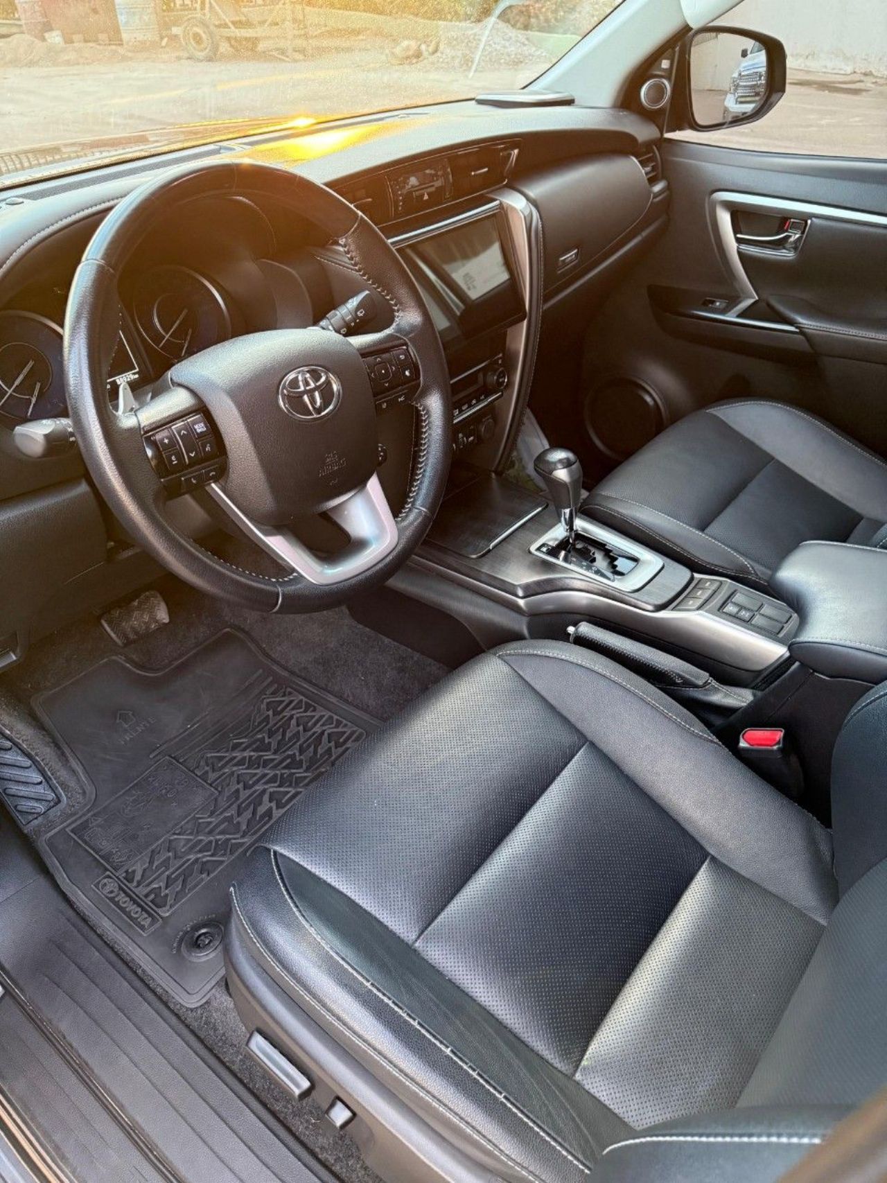 Toyota Hilux SW4 Usado Financiado en Mendoza, deRuedas