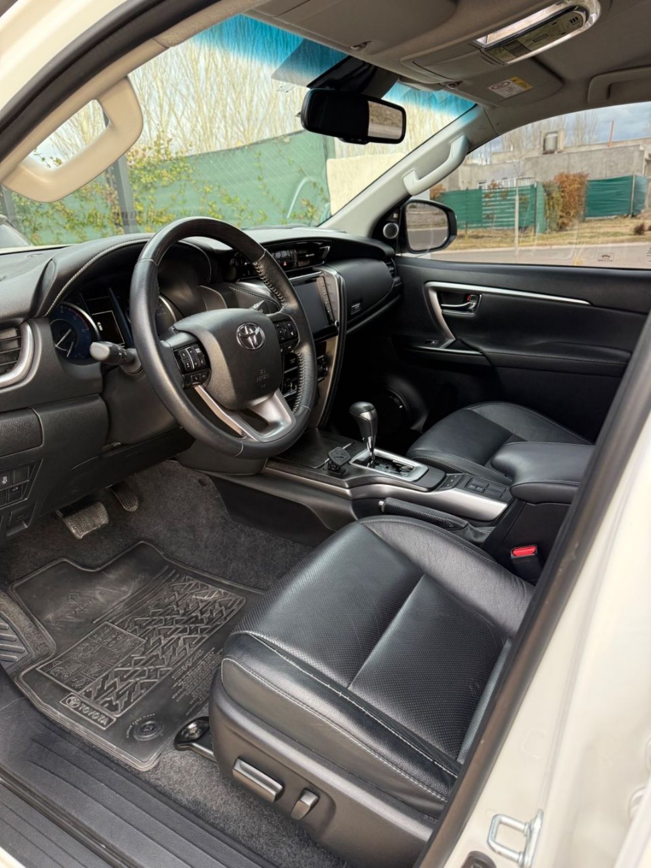 Toyota Hilux SW4 Usado en Mendoza, deRuedas