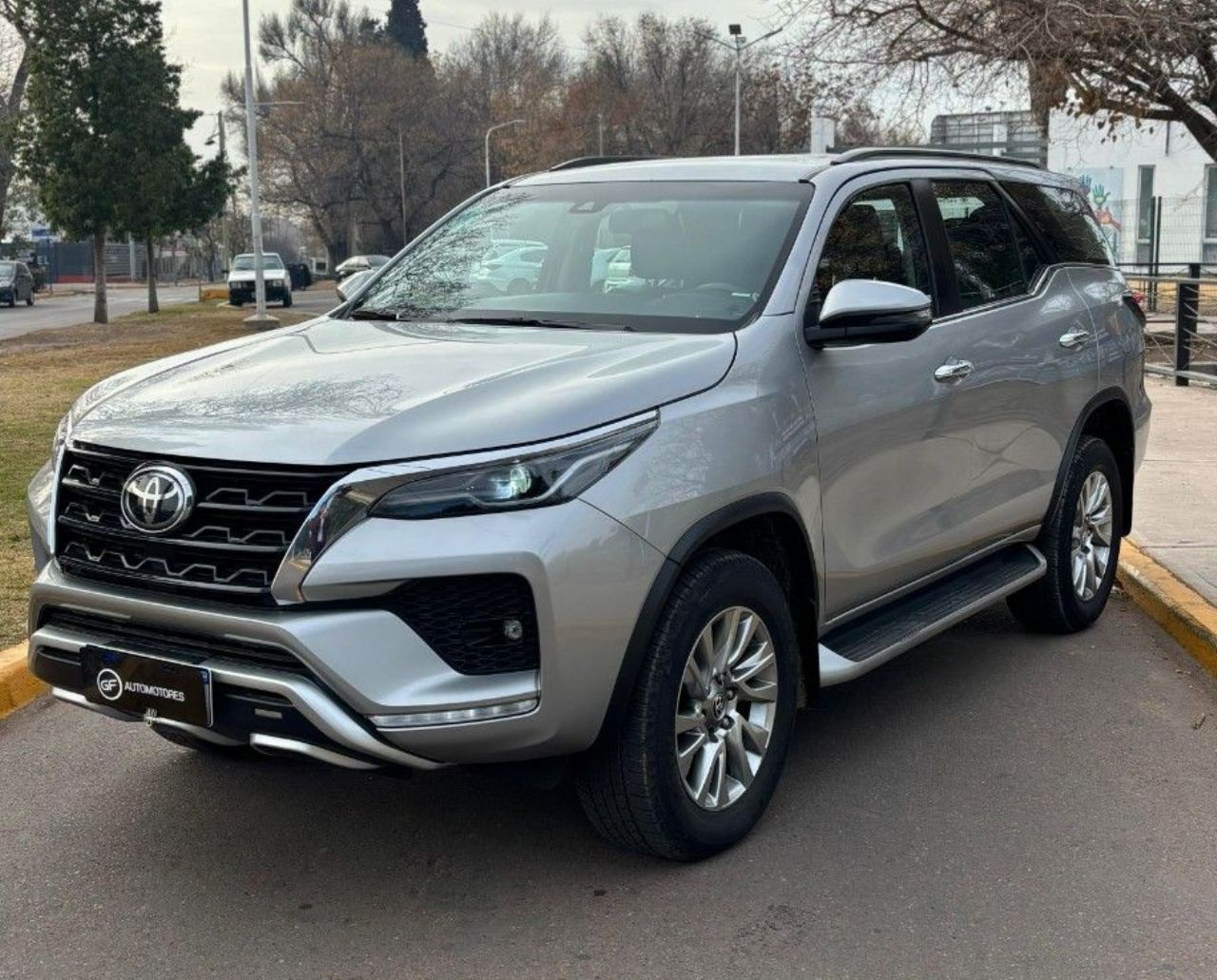 Toyota Hilux SW4 Usado Financiado en Mendoza, deRuedas