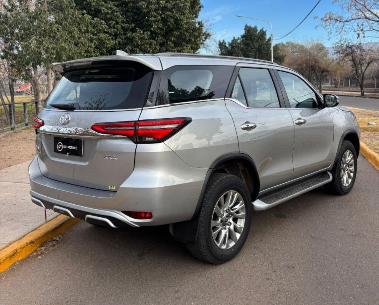 Toyota Hilux SW4 Usado Financiado en Mendoza, deRuedas