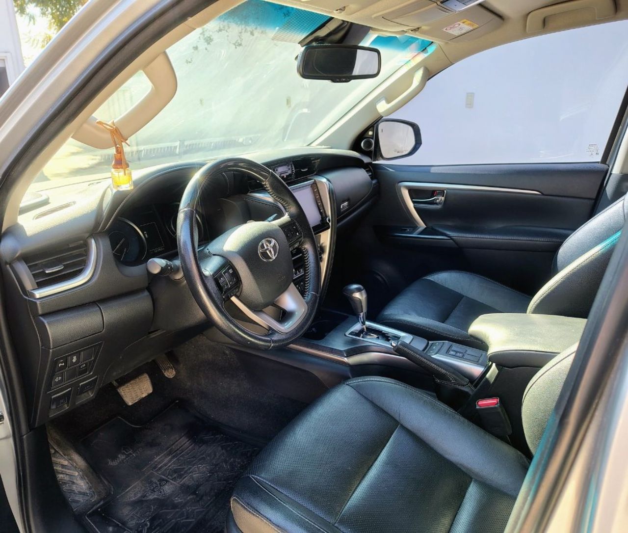 Toyota Hilux SW4 Usado Financiado en Mendoza, deRuedas