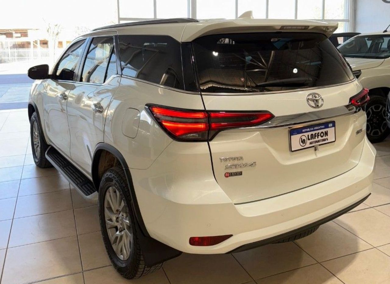 Toyota Hilux SW4 Usado Financiado en Mendoza, deRuedas