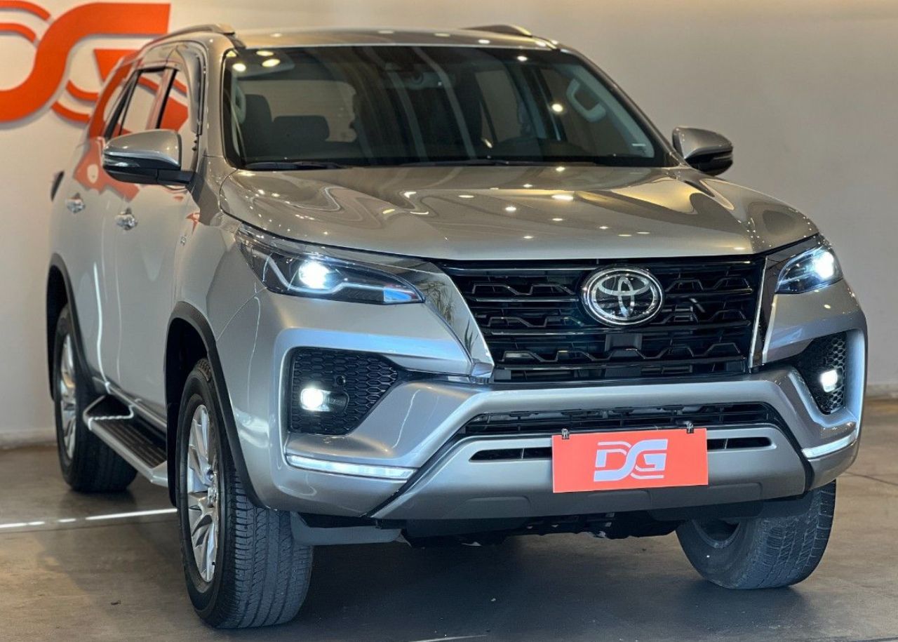 Toyota Hilux SW4 Usado Financiado en Córdoba, deRuedas