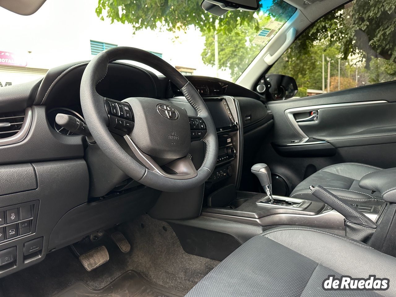 Toyota Hilux SW4 Usado en Mendoza, deRuedas