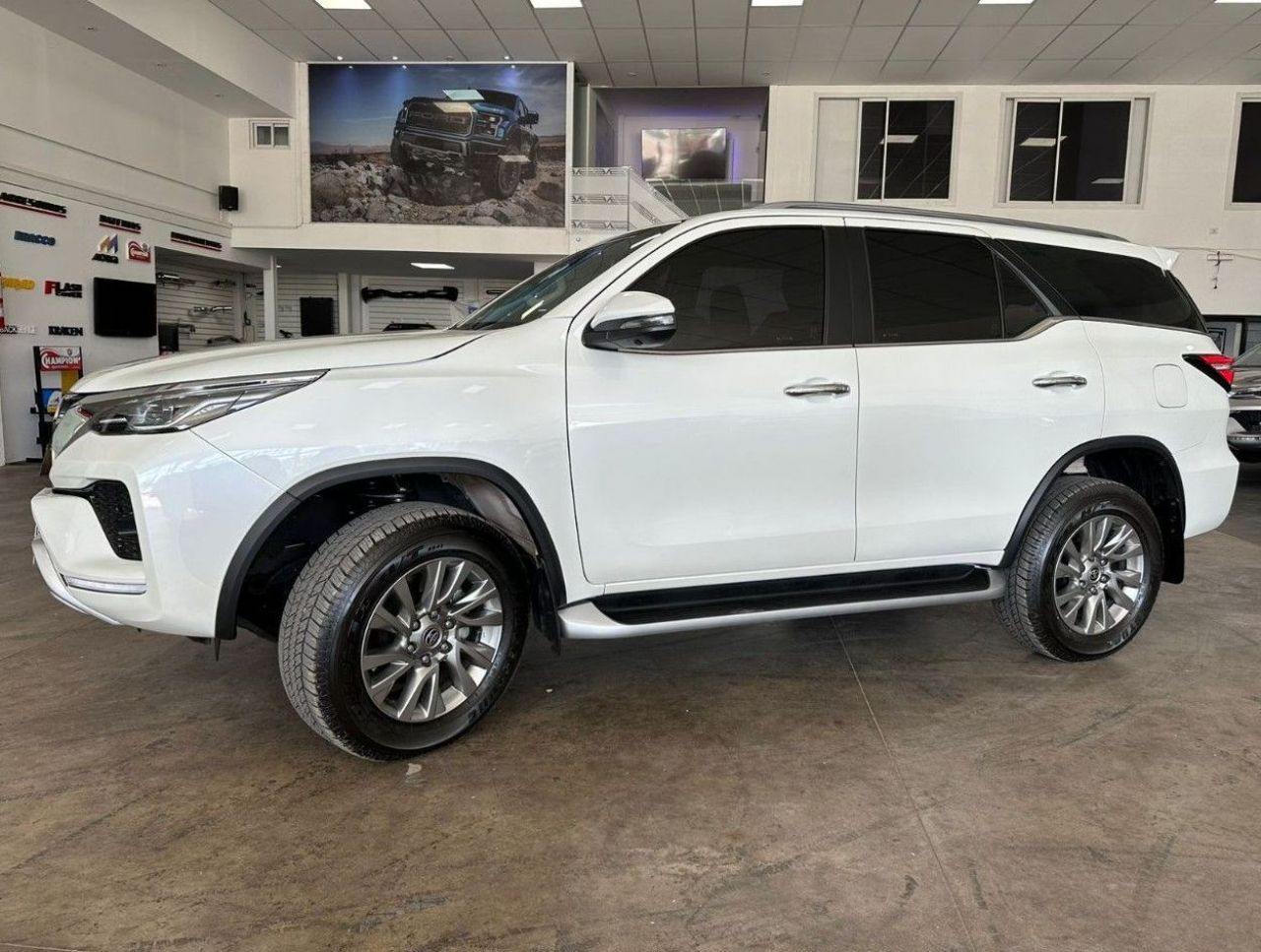 Toyota Hilux SW4 Usado en San Juan, deRuedas