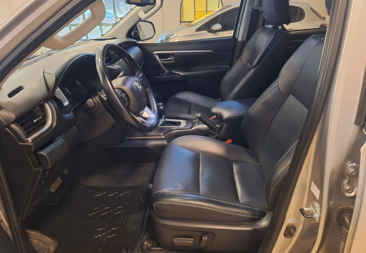 Toyota Hilux SW4 Usado Financiado en Córdoba, deRuedas