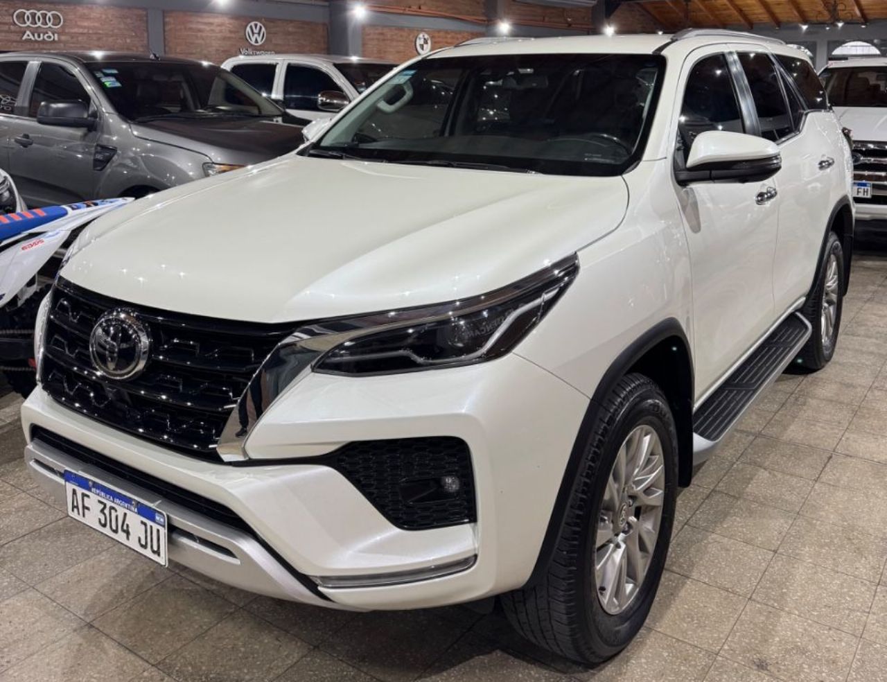 Toyota Hilux SW4 Usado Financiado en San Juan, deRuedas