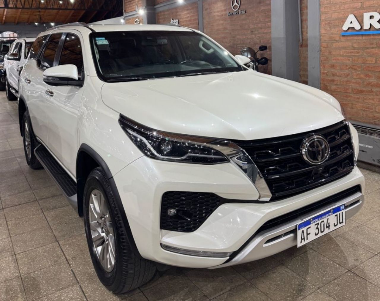 Toyota Hilux SW4 Usado Financiado en San Juan, deRuedas