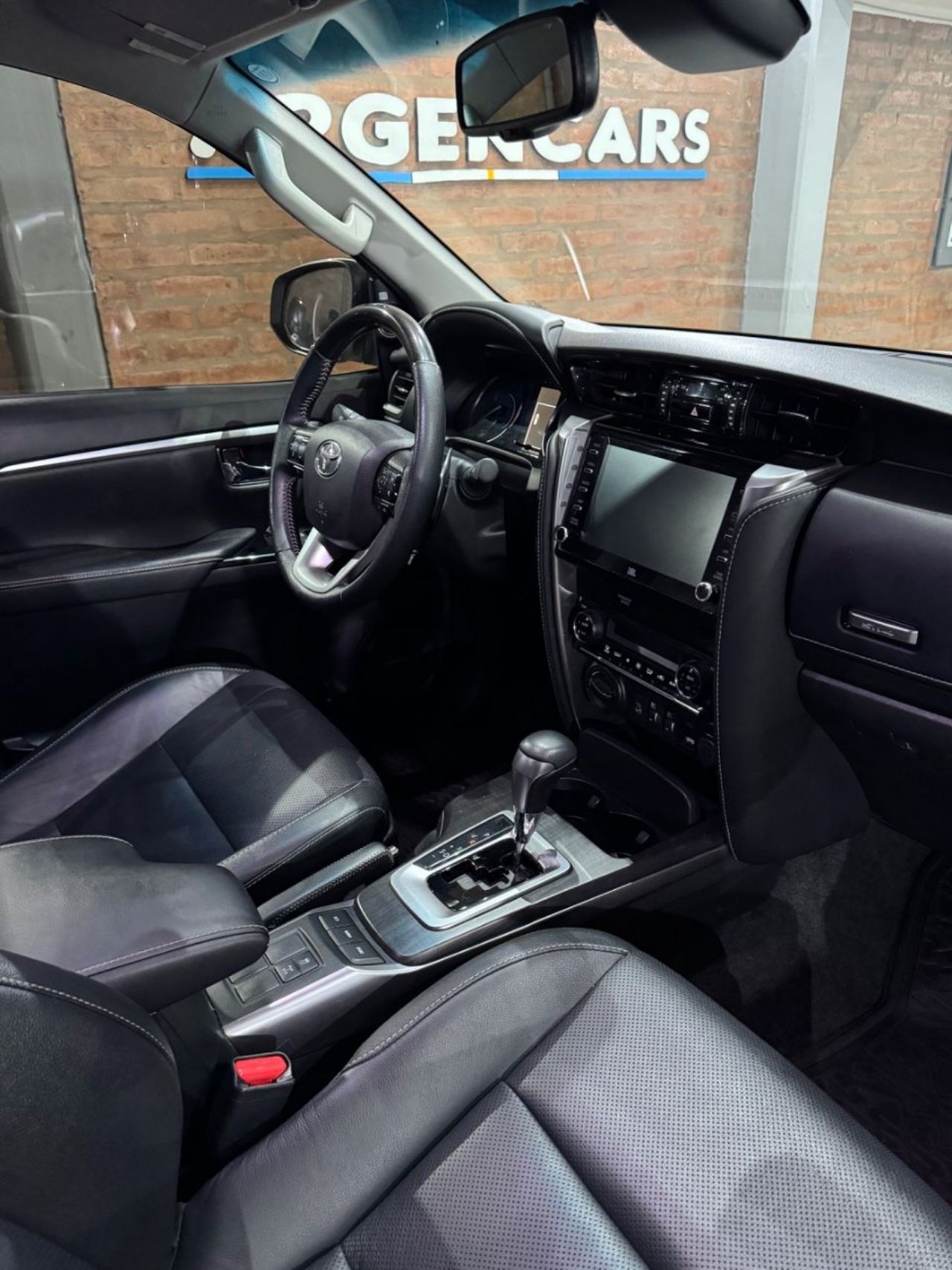 Toyota Hilux SW4 Usado Financiado en San Juan, deRuedas