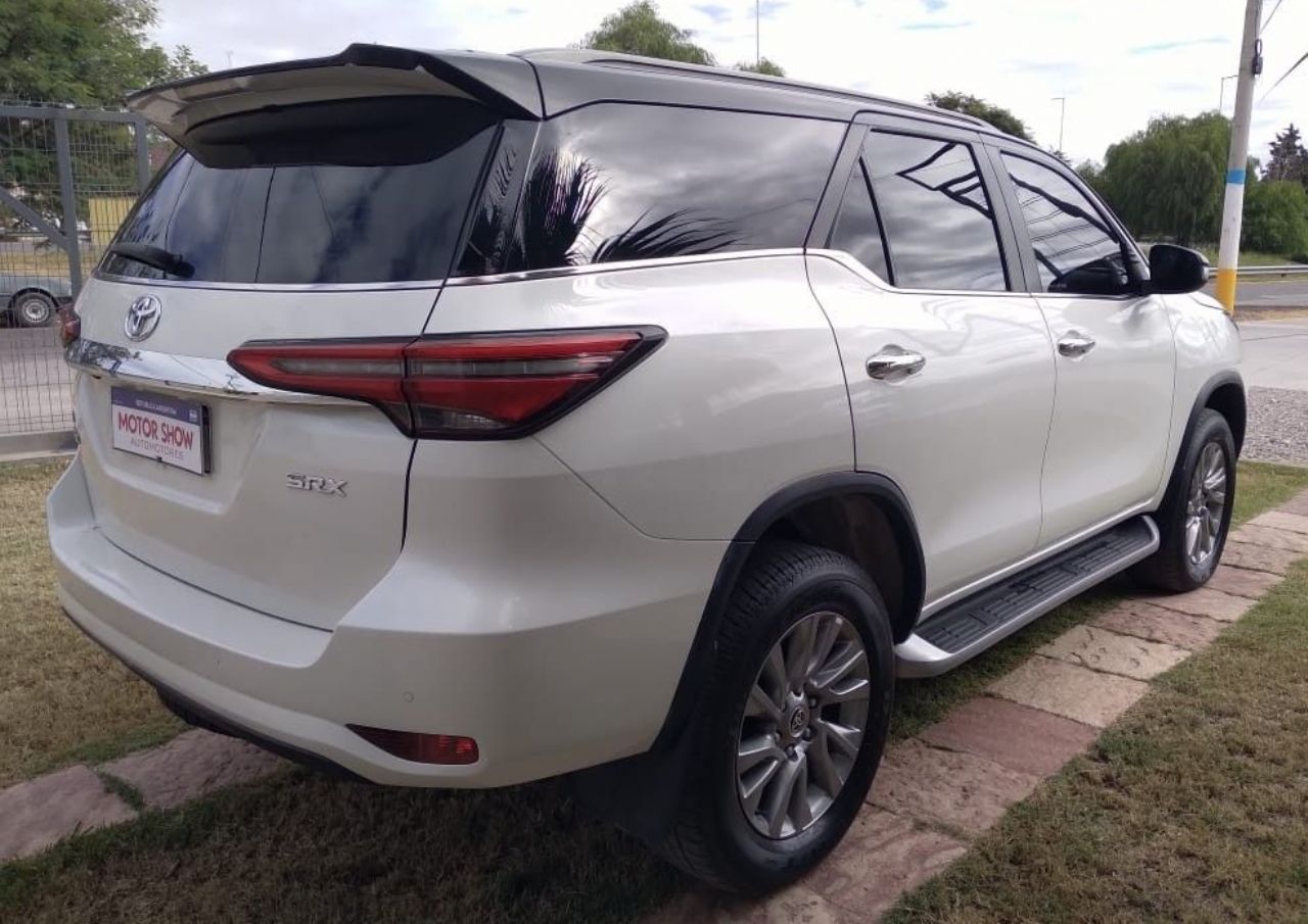 Toyota Hilux SW4 Usado Financiado en San Juan, deRuedas