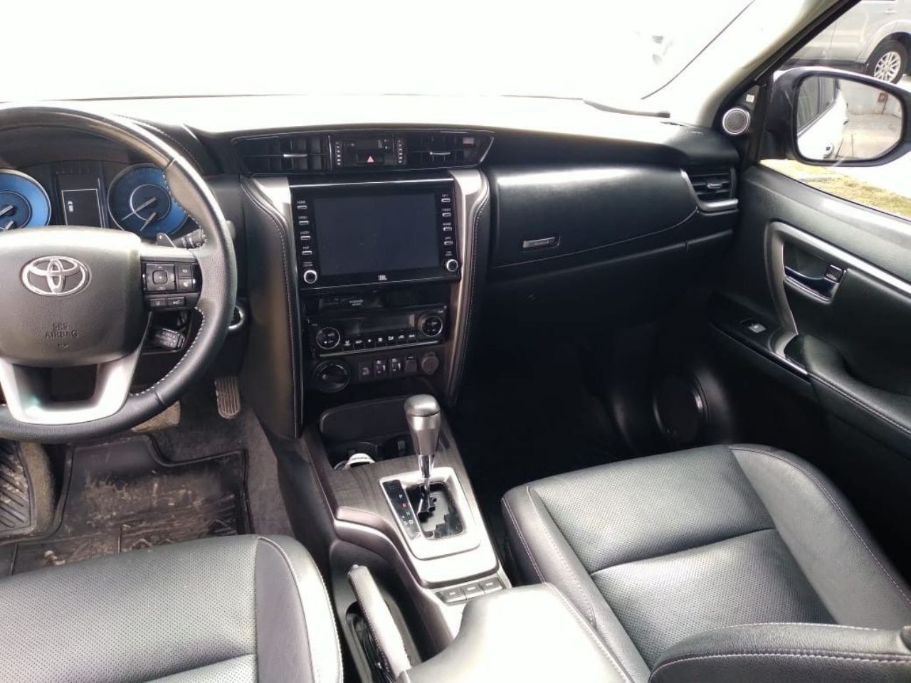 Toyota Hilux SW4 Usado Financiado en San Juan, deRuedas