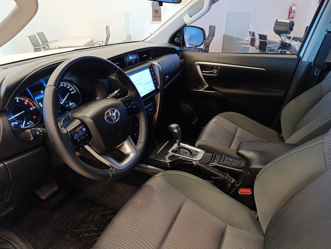 Toyota Hilux SW4 Usado Financiado en Córdoba, deRuedas