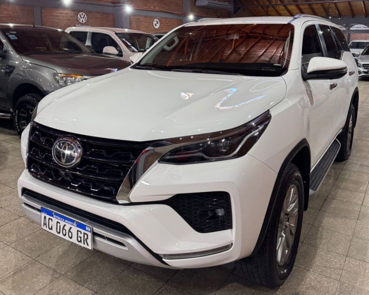 Toyota Hilux SW4 Usado Financiado en San Juan, deRuedas