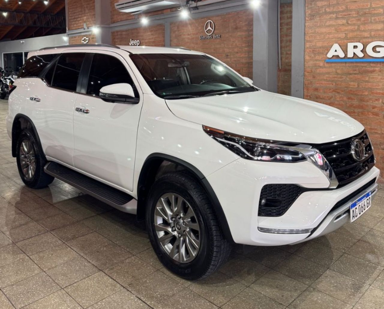 Toyota Hilux SW4 Usado Financiado en San Juan, deRuedas