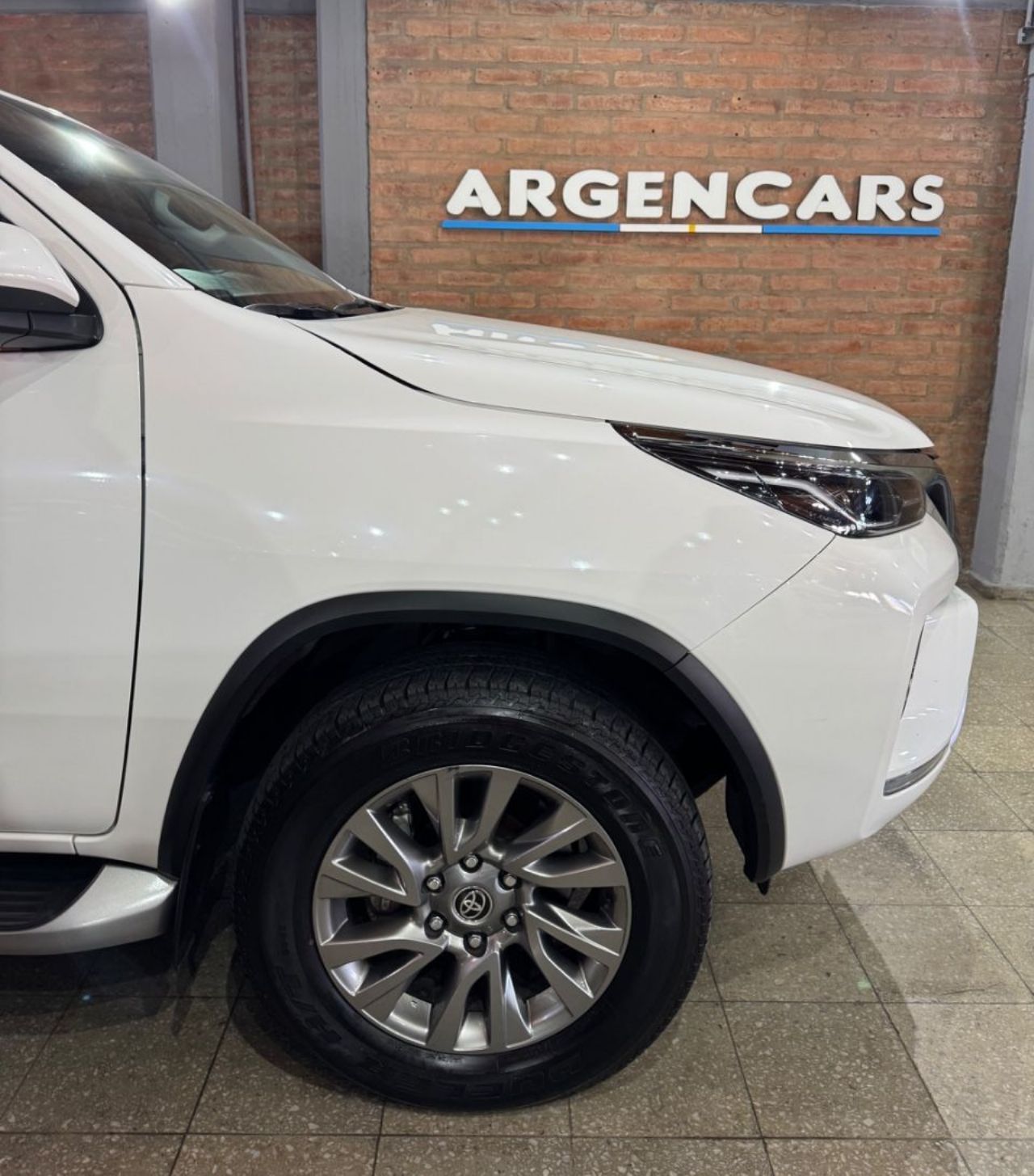 Toyota Hilux SW4 Usado Financiado en San Juan, deRuedas