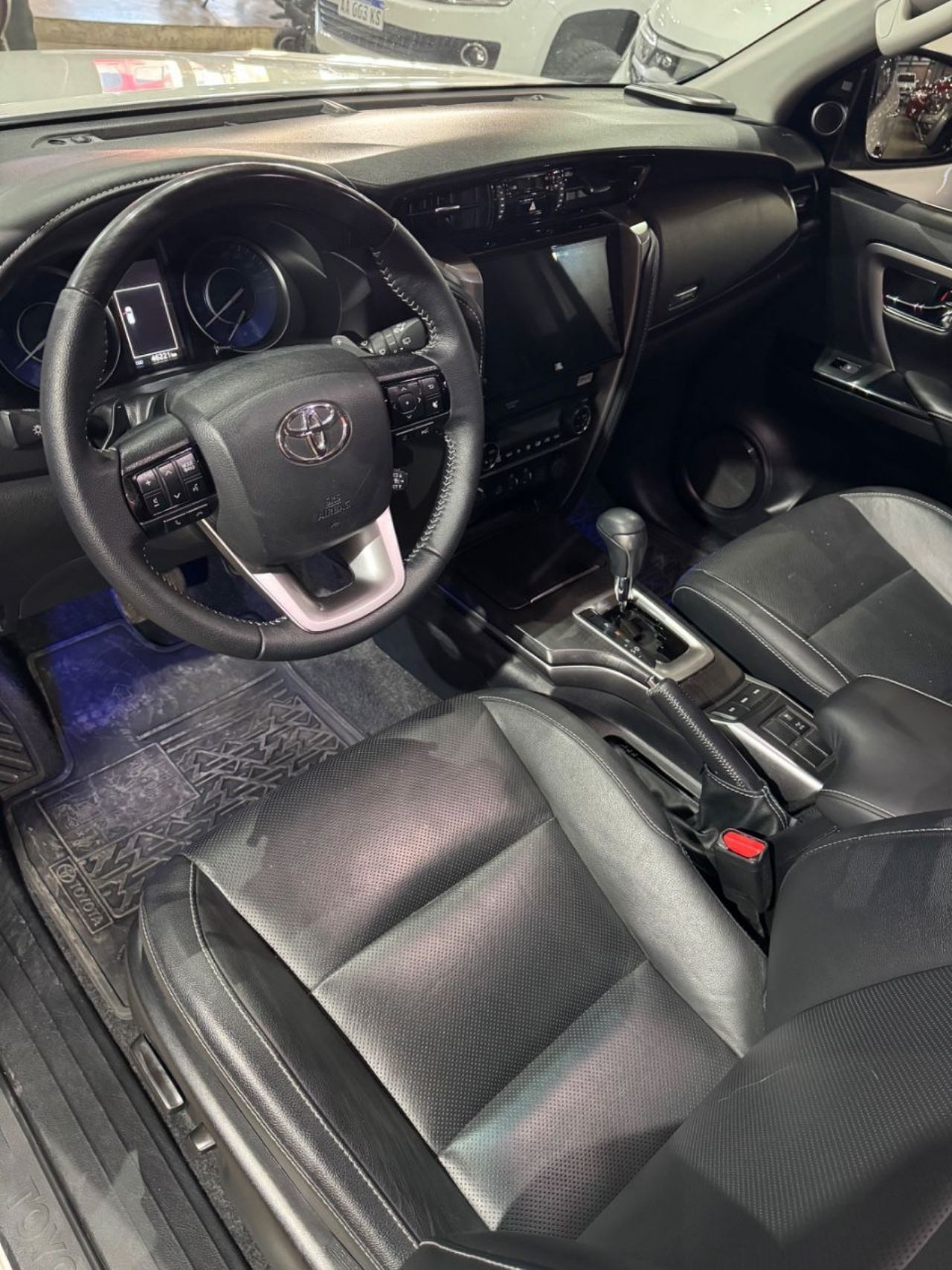 Toyota Hilux SW4 Usado Financiado en San Juan, deRuedas