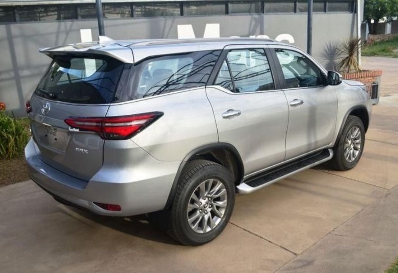 Toyota Hilux SW4 Nuevo en Córdoba, deRuedas