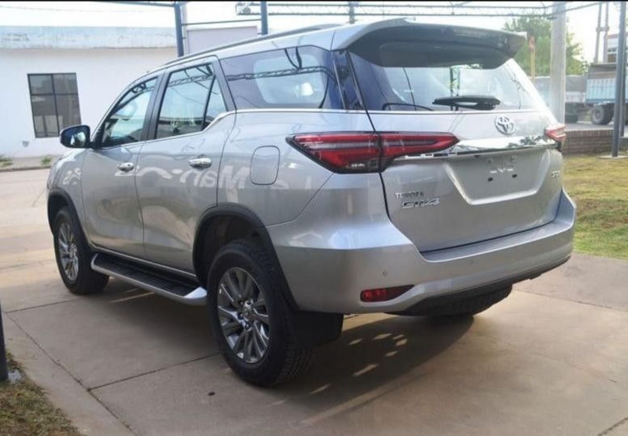 Toyota Hilux SW4 Nuevo en Córdoba, deRuedas