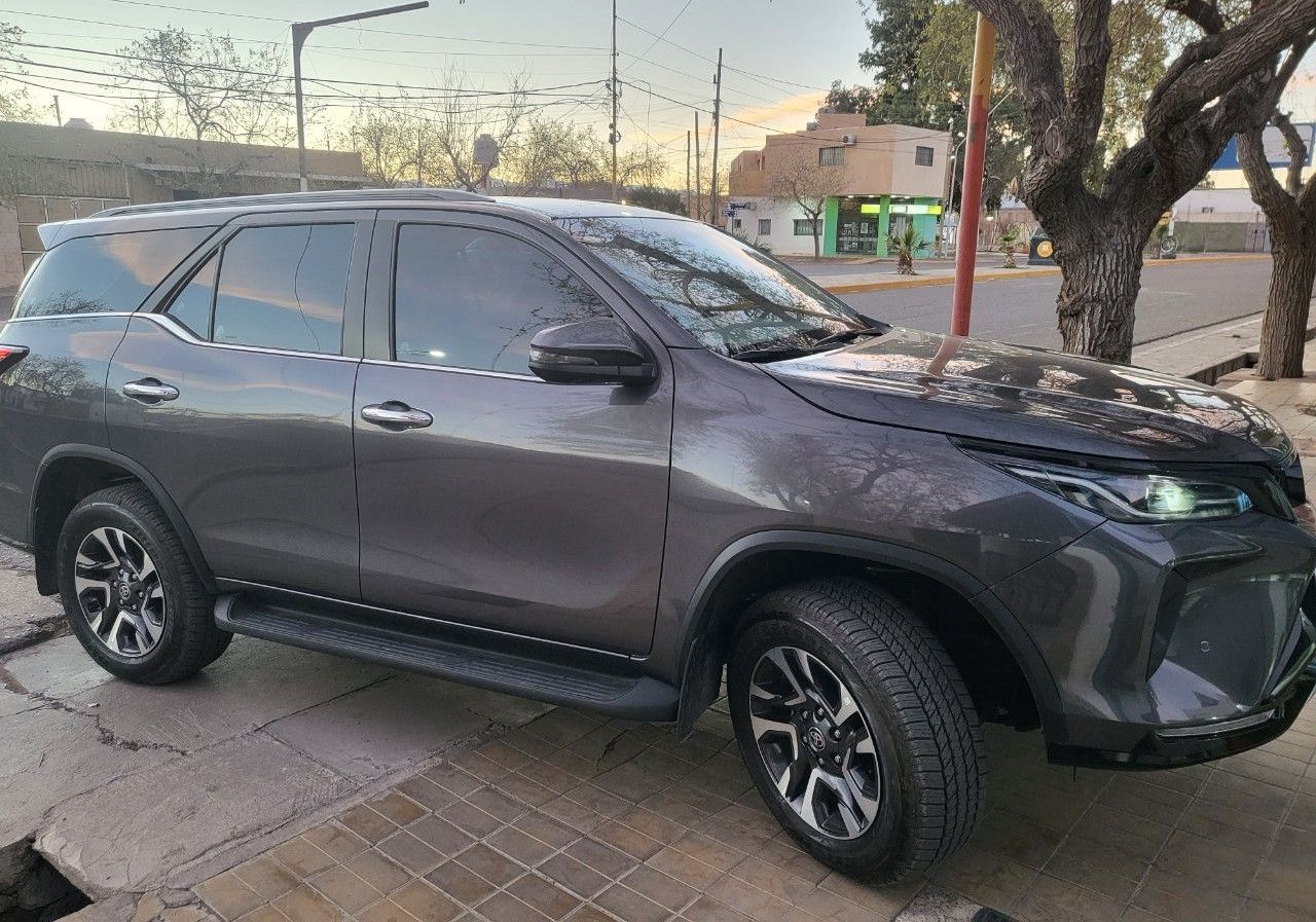 Toyota Hilux SW4 Usado en San Juan, deRuedas