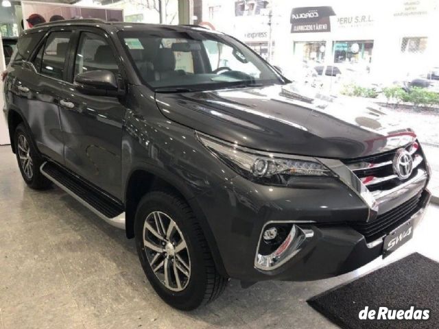 Toyota Hilux SW4 Nuevo en Mendoza, deRuedas