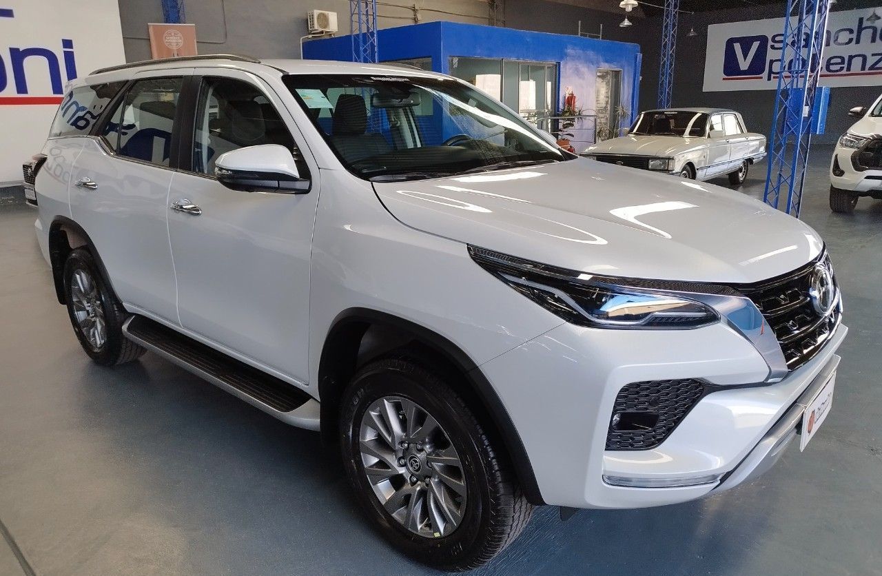 Toyota Hilux SW4 Nuevo en Mendoza, deRuedas