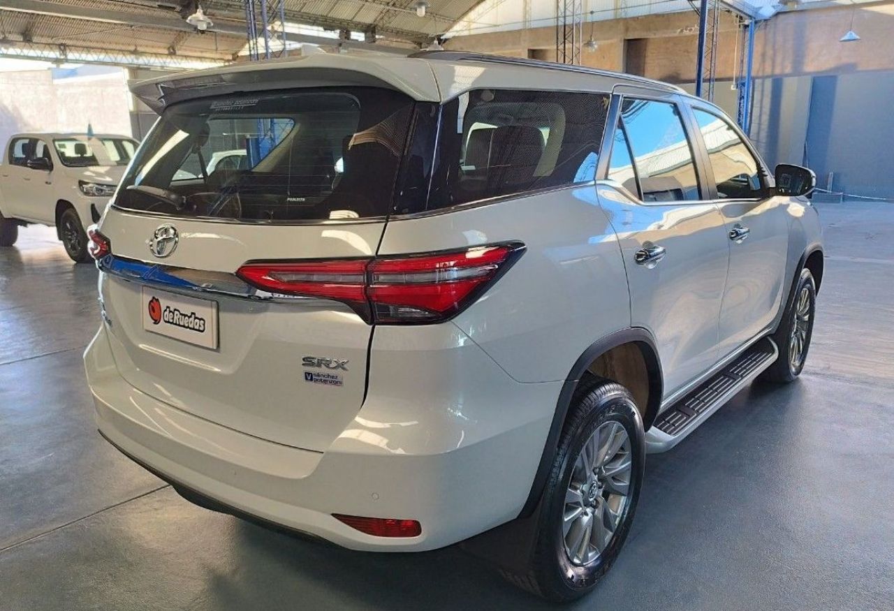 Toyota Hilux SW4 Nuevo en Mendoza, deRuedas