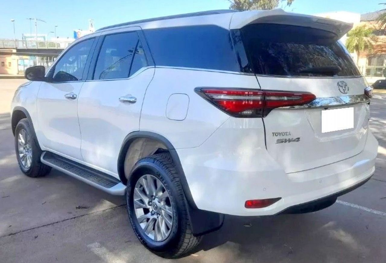 Toyota Hilux SW4 Nuevo en Córdoba, deRuedas