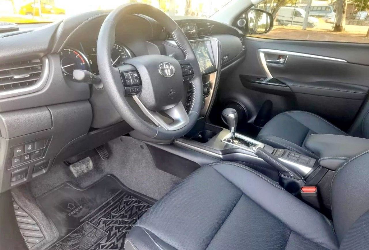 Toyota Hilux SW4 Nuevo en Córdoba, deRuedas
