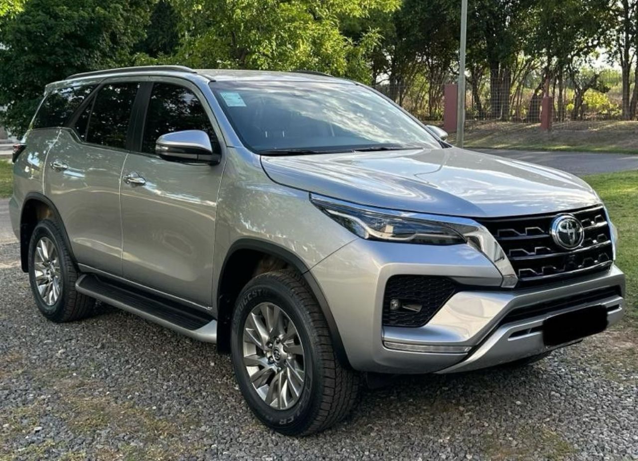 Toyota Hilux SW4 Nuevo en Córdoba, deRuedas