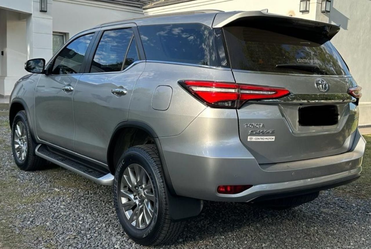 Toyota Hilux SW4 Nuevo en Córdoba, deRuedas