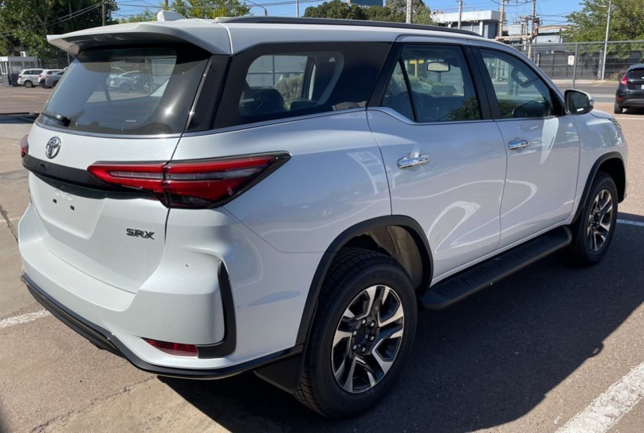 Toyota Hilux SW4 Nuevo en Mendoza, deRuedas