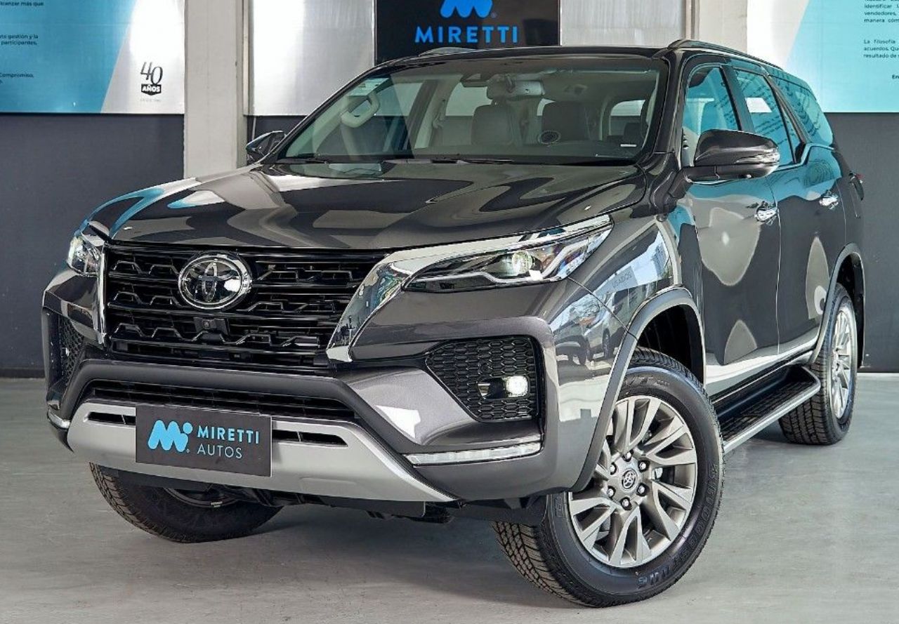 Toyota Hilux SW4 Nuevo Financiado en Córdoba, deRuedas