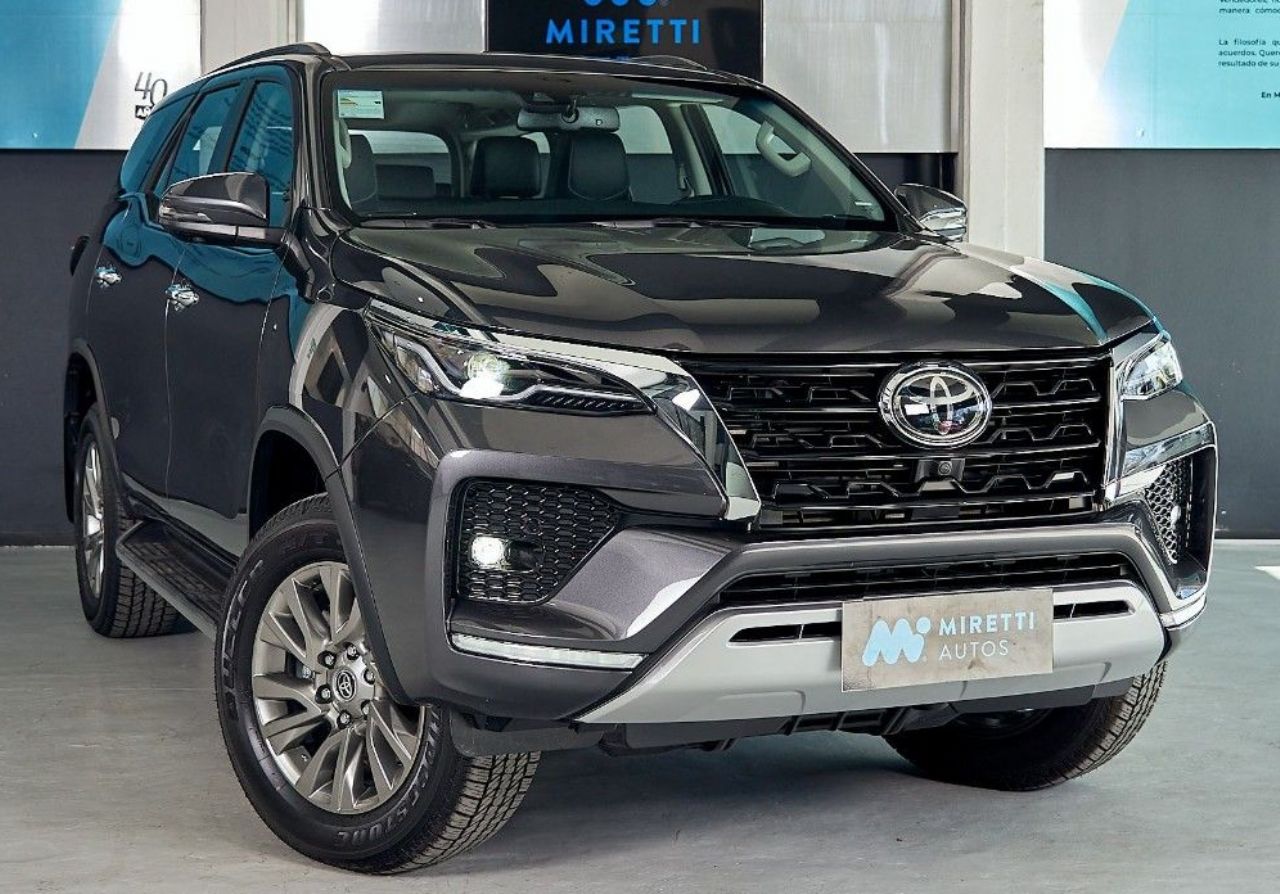 Toyota Hilux SW4 Nuevo Financiado en Córdoba, deRuedas